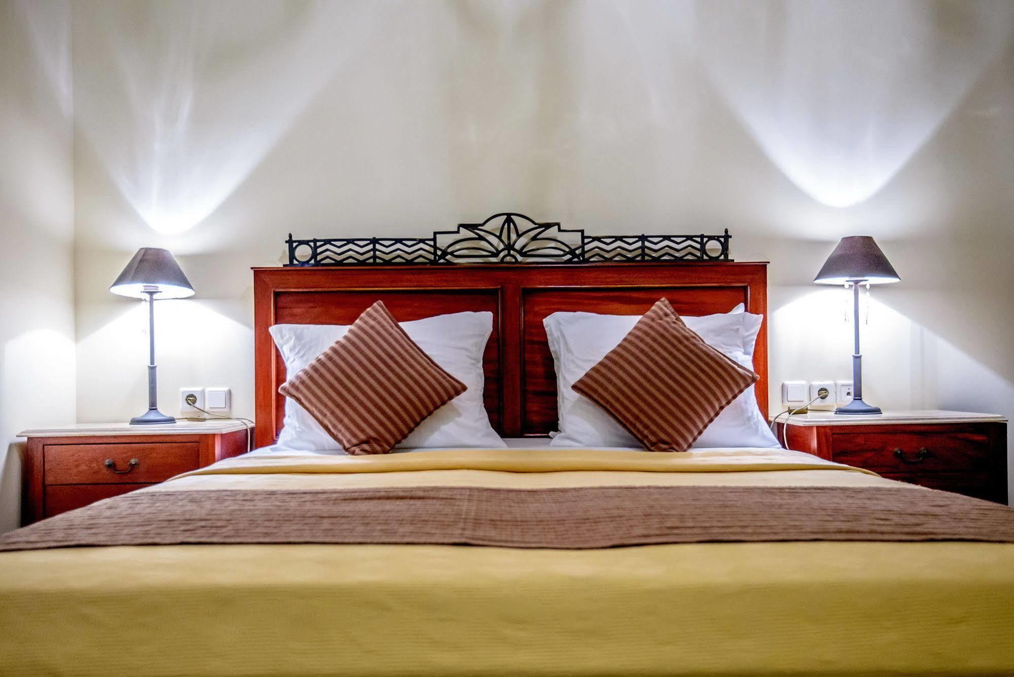 Leo Hotel Rethymno  Екстер'єр фото